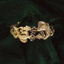 The Water Ring Gold with Diamonds