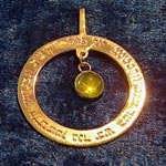 Ana becoach circle pendant gold