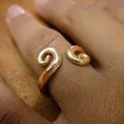 Equilibrium Ring Gold