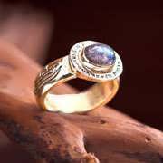 Four Winds Ring Gold with Labradorite