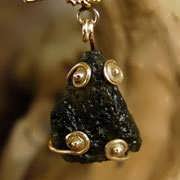 Star Children Pendant Gold (with Genuine Moldavite)
