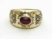 Lotus ring gold with Garnet