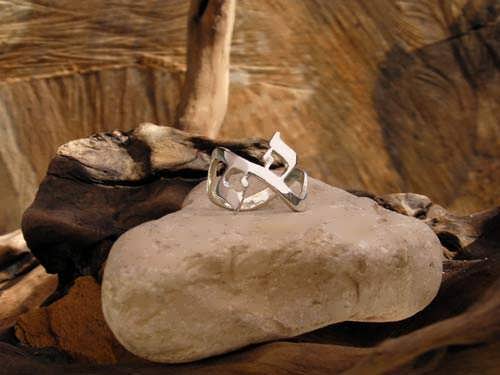 Anillo de plata AHAVA