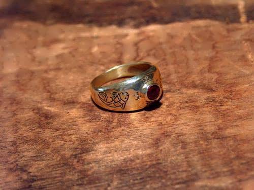 Destiny ring gold with Garnet