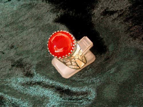 Egyptian Lotus ring gold with Carnelian