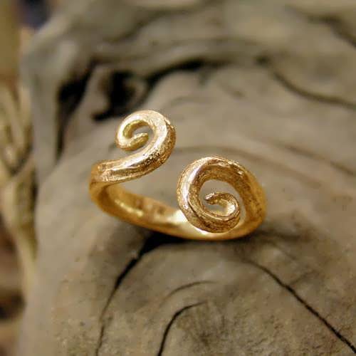 Equilibrium Ring Gold