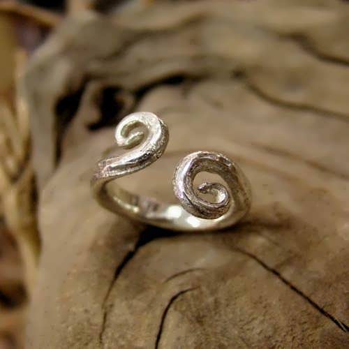 Equilibrium ring silver