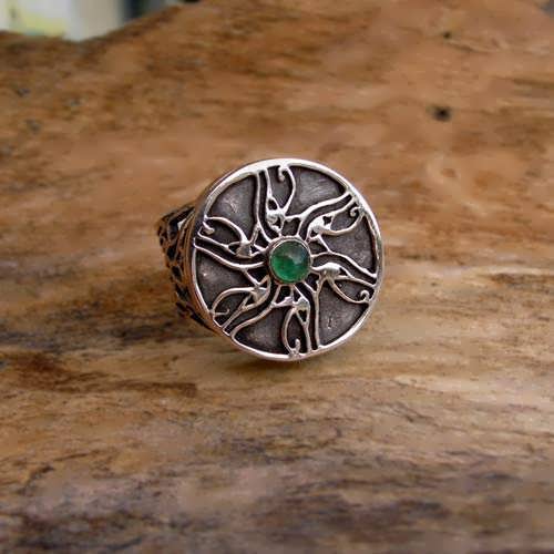 Eye of Horus Ring Silver with Emerald