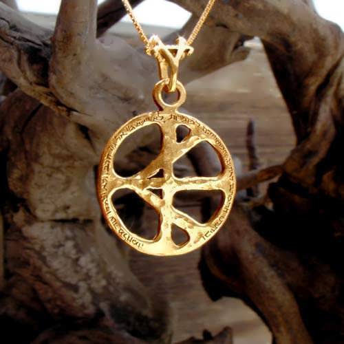 One Race Pendant Gold