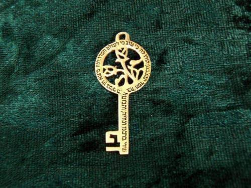 Peace angel key gold