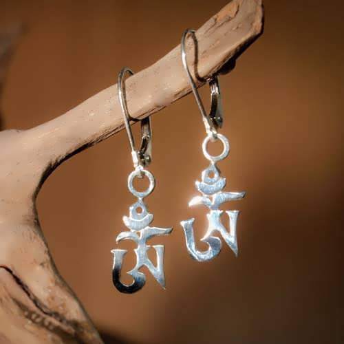 Boucles d’oreilles Om argent