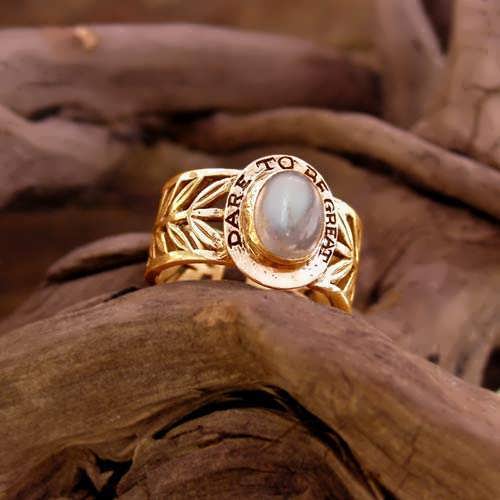 Inlaid Victory Ring Gold with Moonstone
