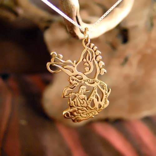 The Song of the Woods pendant Gold