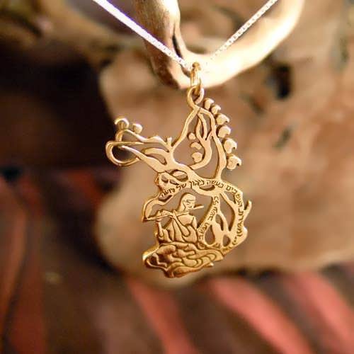 The Song of The Woods Pendant Gold