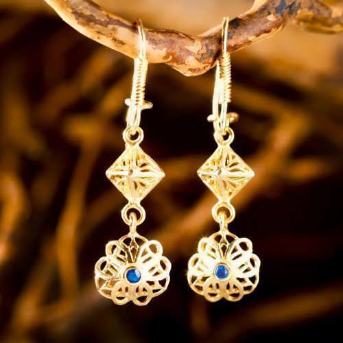 Nefertiti Lotus Earrings Gold