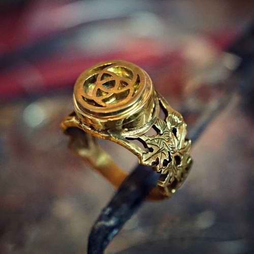 Sacred Waters Ring Gold (*Limited Edition*)
