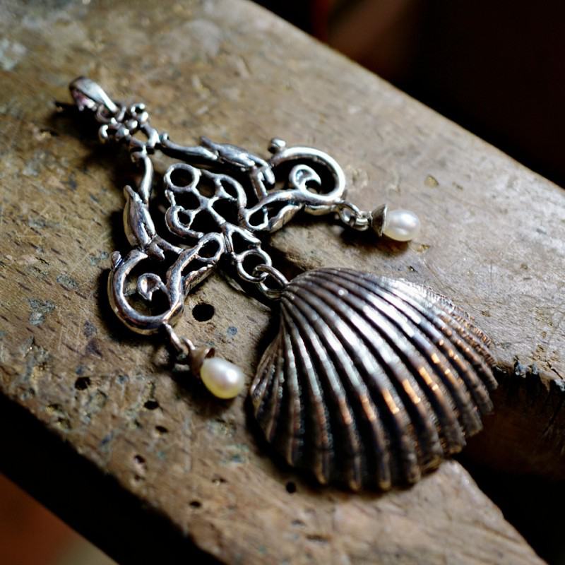 Venus Seashell
                                Talisman