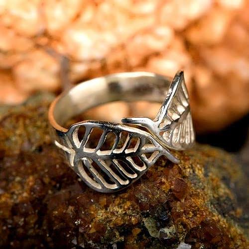 Buddhi Leaf ring